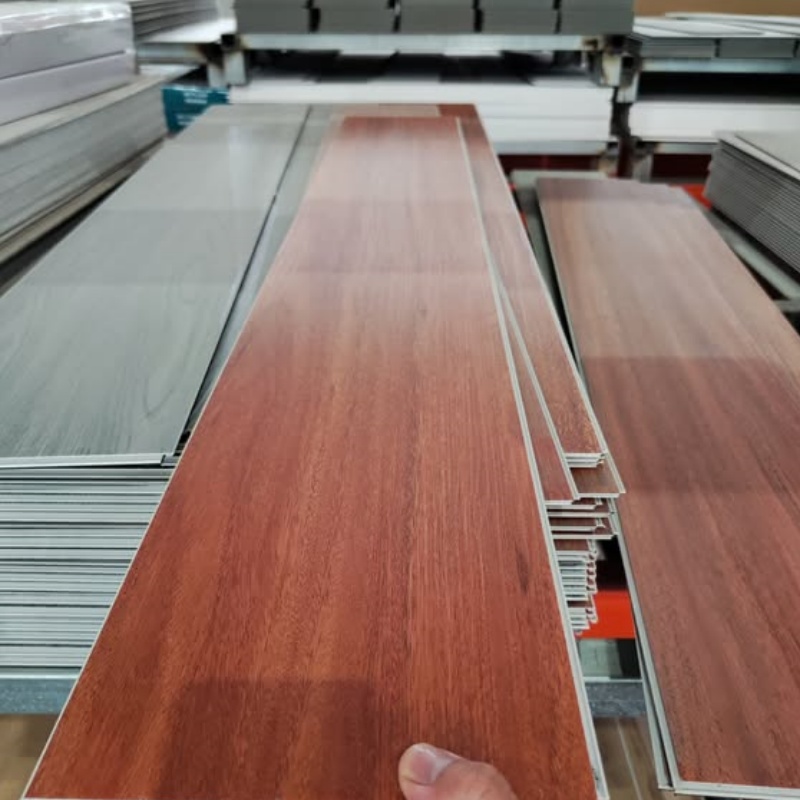 5mm Wooden Design Waterproof Fireproof Spc Click Vinyl Plank Flooring Rigid Core with 1.5mm IXPE Spc Flooring